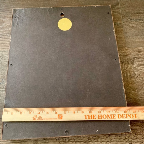 Vintage Family Crest On Red Velvet 14/17” Plastic - Picture 7 of 10